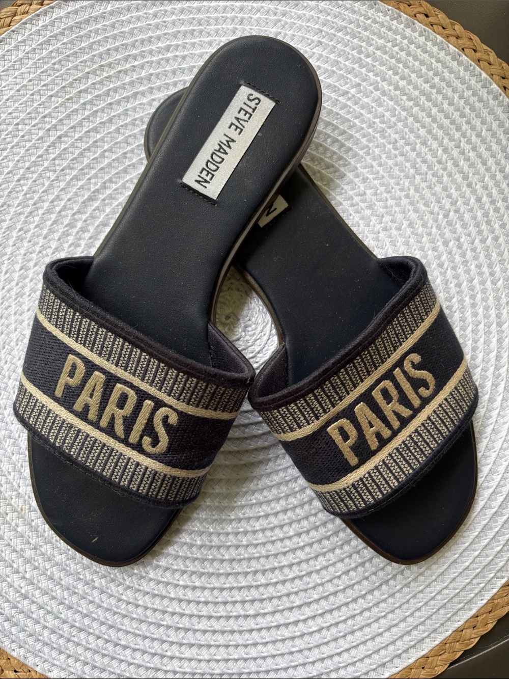 Steve Madden Navy and Tan 'PARIS' Slide Sandals size 6M